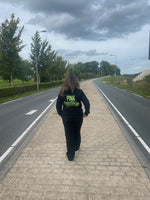 Afbeelding in Gallery-weergave laden, HOODIE SHIFTED LOGO

